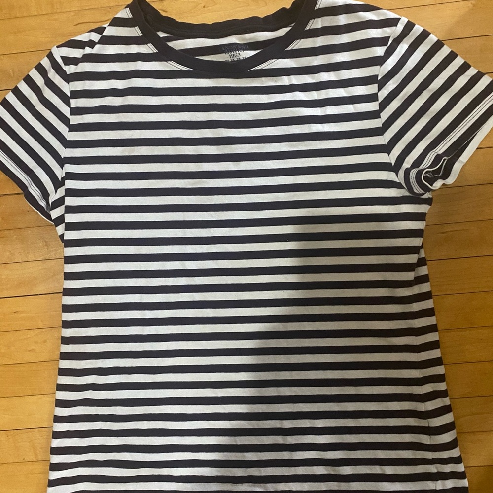 Lands’ End Canvas Tee